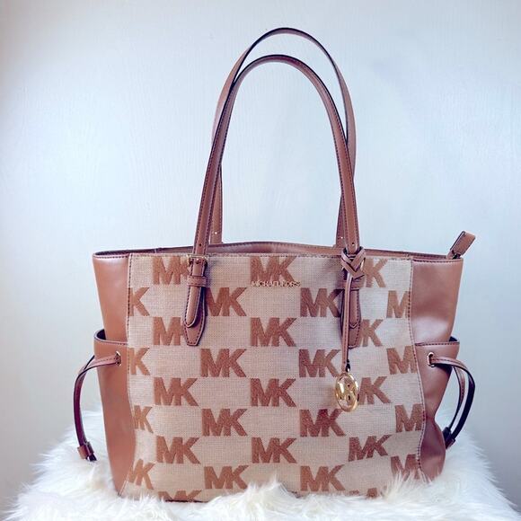 Michael Kors Gilly Large Logo Drawstring Travel Tote Bag - Picture 1 of 16